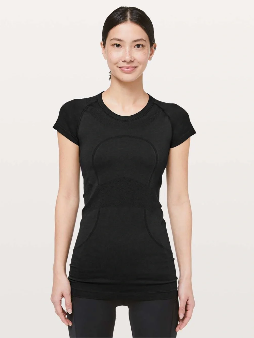 Lululemon Swiftly Tech Short Sleeve Crew Tee in Black, Women’s size 6